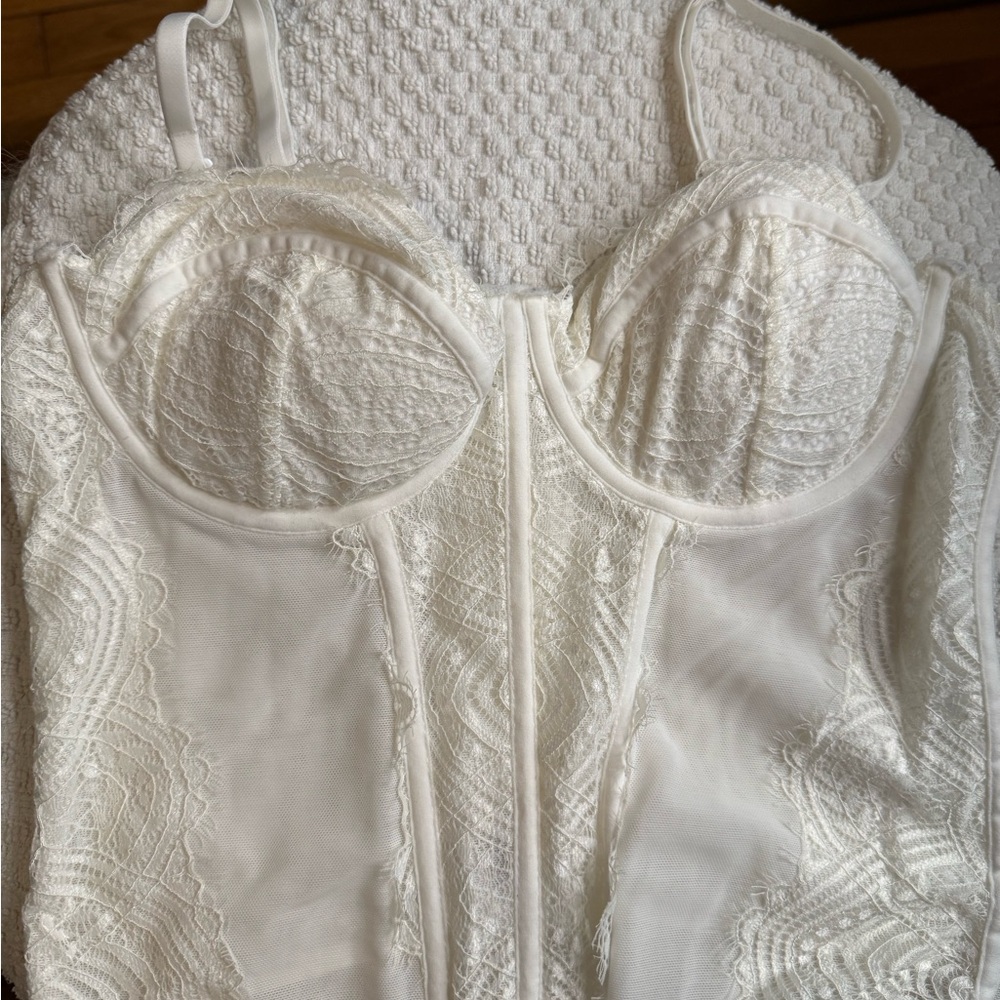 Garage Chrishell Lace Mesh Bustier - Picture 2 of 2